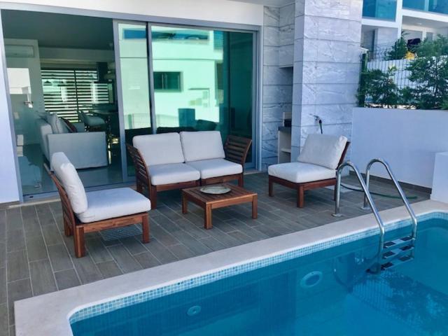 Meluna Villa